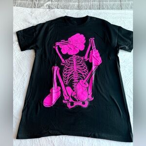 New KAWS Skeleton New Fiction Pink 2021 Graphic Print Tshirt Dead-stock XL